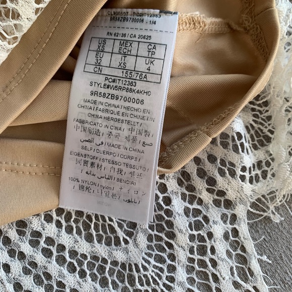 NWT✨ GUESS Saison Scalloped Lace Top - Picture 8 of 12